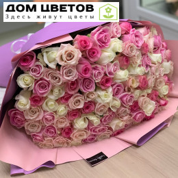 Букет из 101 белой и розовой розы микс 50 см (Эквадор)
