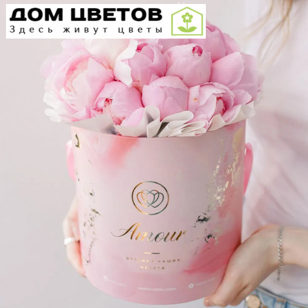 Букет в розовой шляпной коробке Amour Mini из 21 розового пиона Standart Plus