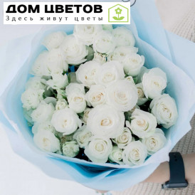 Букет из 11 белых кустовых роз 40 см (Эквадор)