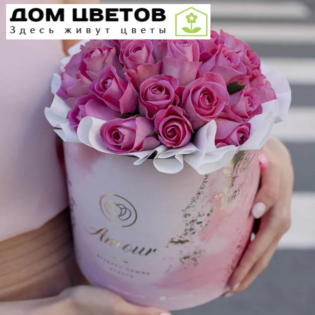 Букет в розовой шляпной коробке Amour Mini из 31 розовой розы (Кения)