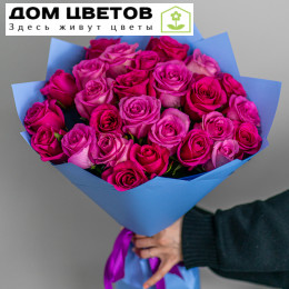 Букет из 25 красных и розовых роз микс 50 см